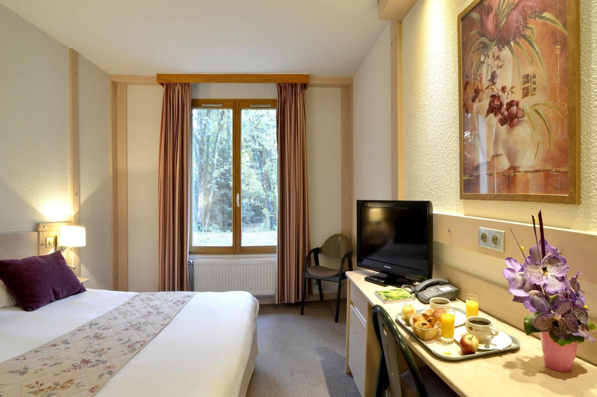 Le Bois Dormant-Hotel Restaurant & Spa Logis Hotel Champagnole Dış mekan fotoğraf